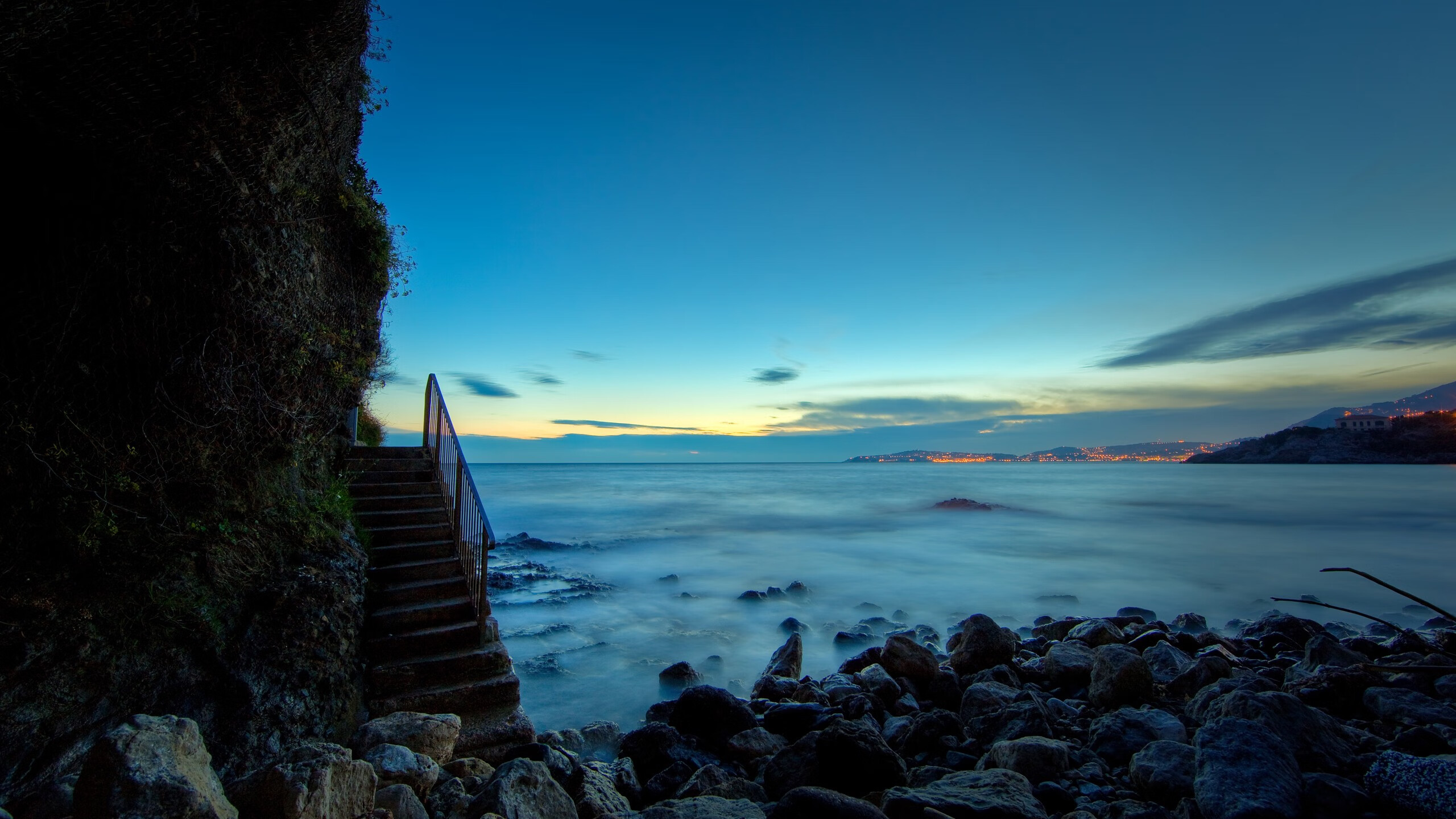 乐鱼体育平台app下载-球场“铜墙铁壁”：最难攻破的冠军防守阵容