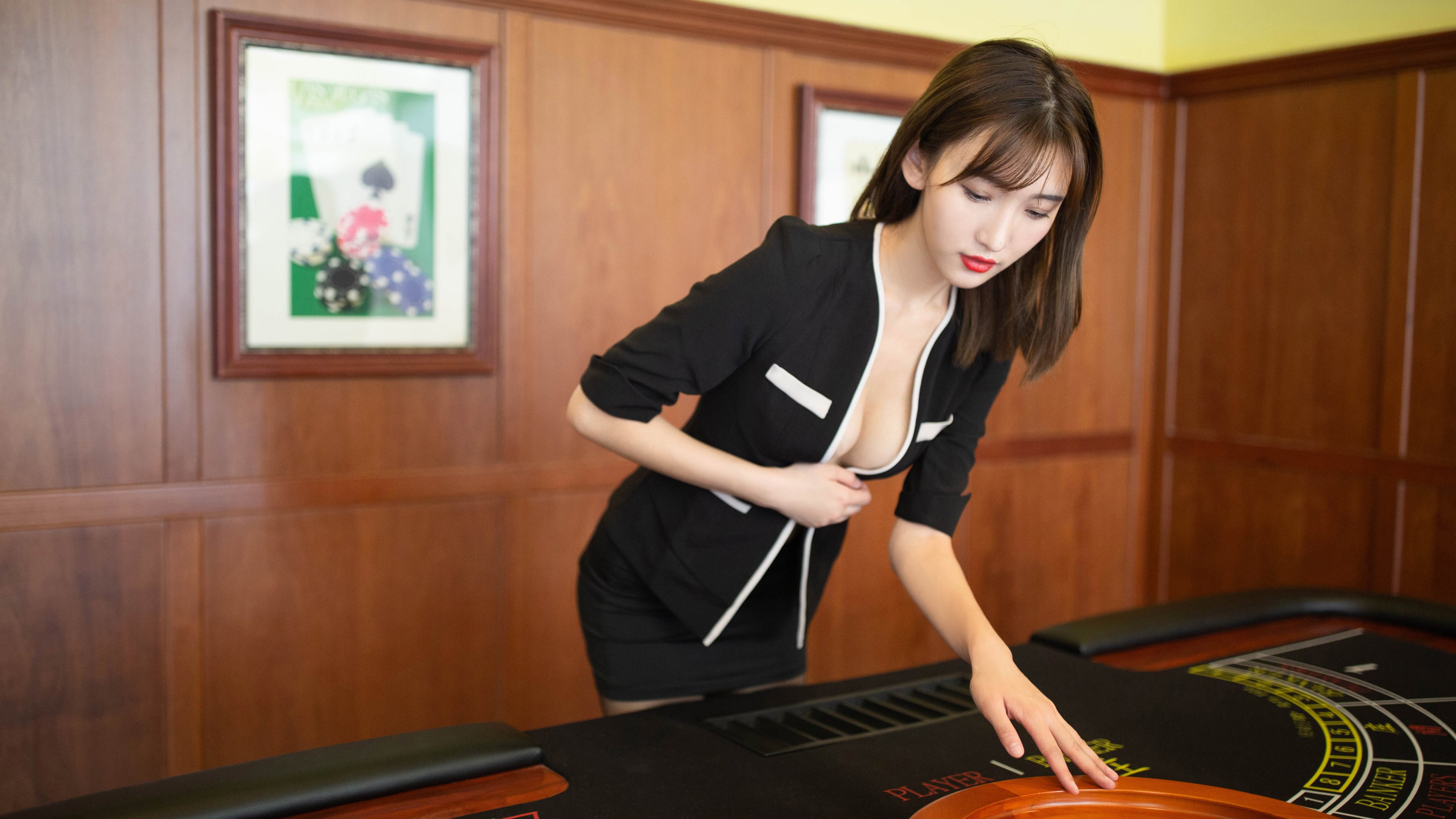 体育新闻中心拓展AI赛事评论辅助系统场景，体育新闻评论范文600