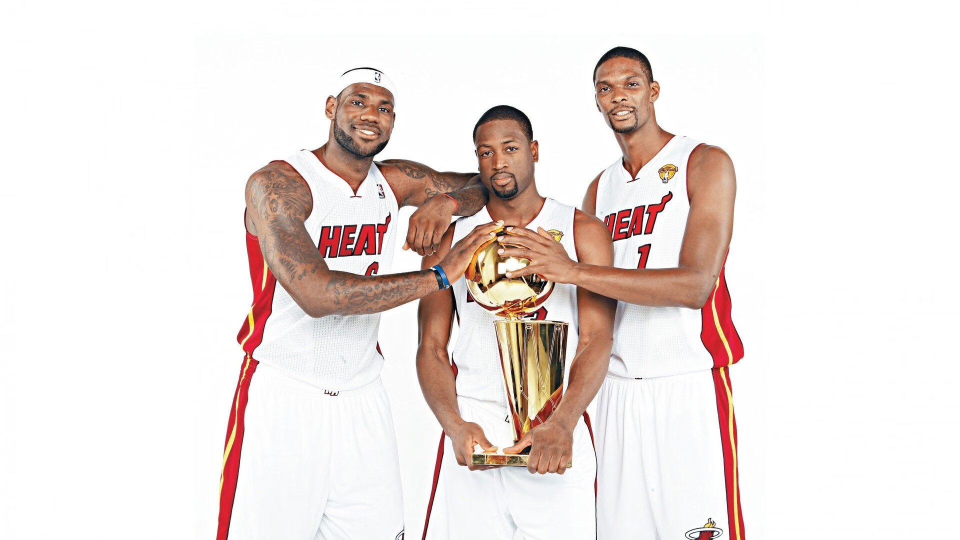 leyu乐鱼-_勇士队外线手感火热，点燃赛场_，勇士的队